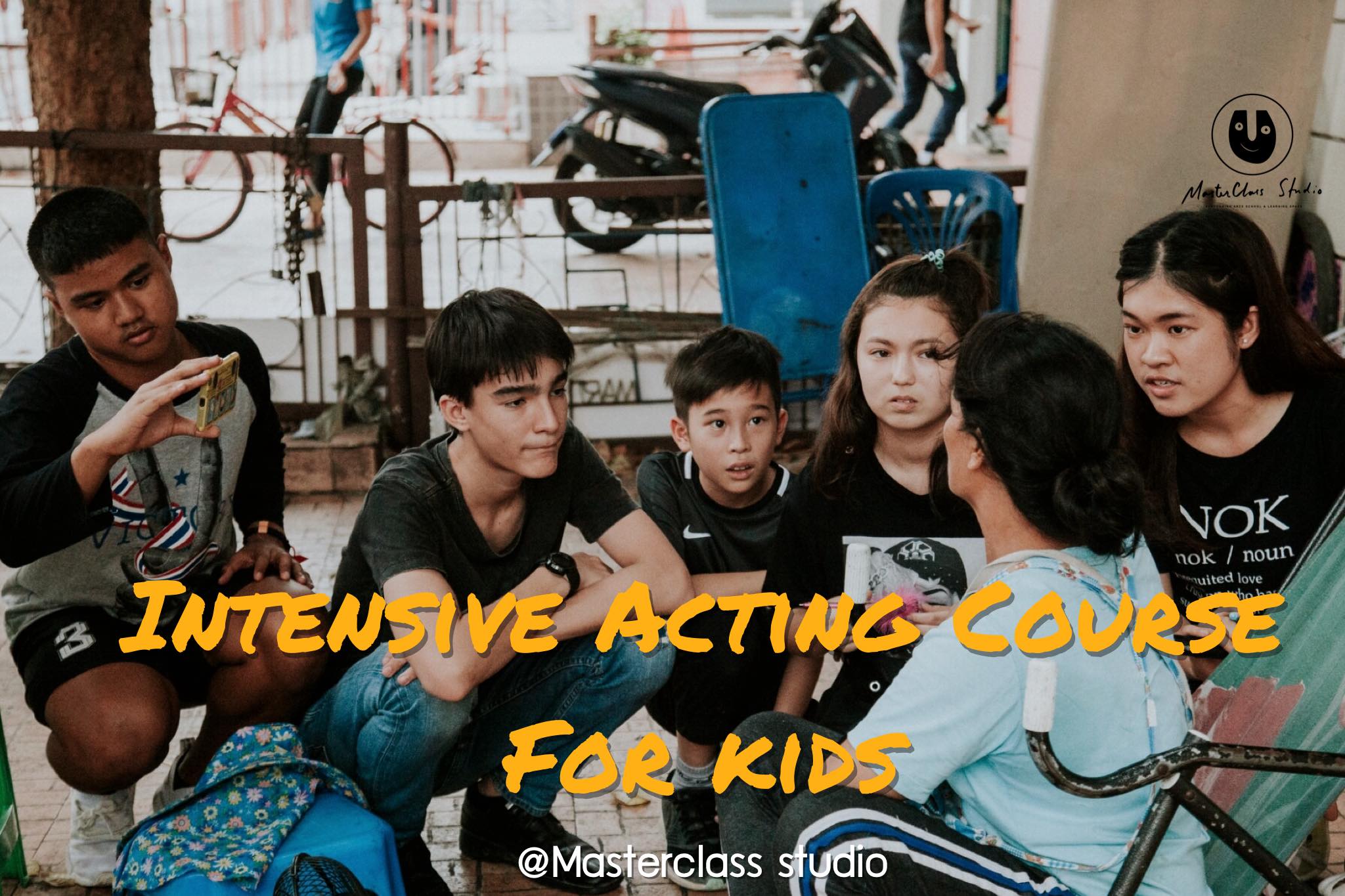 เสาร์ที่ผ่านมาเด็กๆใน Intensive Acting Class ช่วงหนึ่งชั่วโมงแรกเด็กๆได้แบ่งกลุ่…